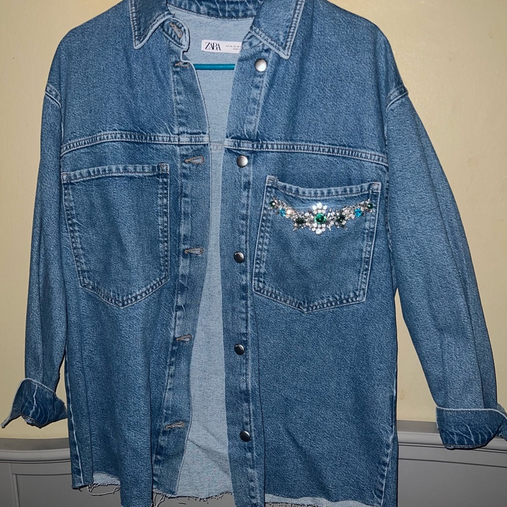 ZARA DENIM JACKET WITH EMBELLISH POCKET